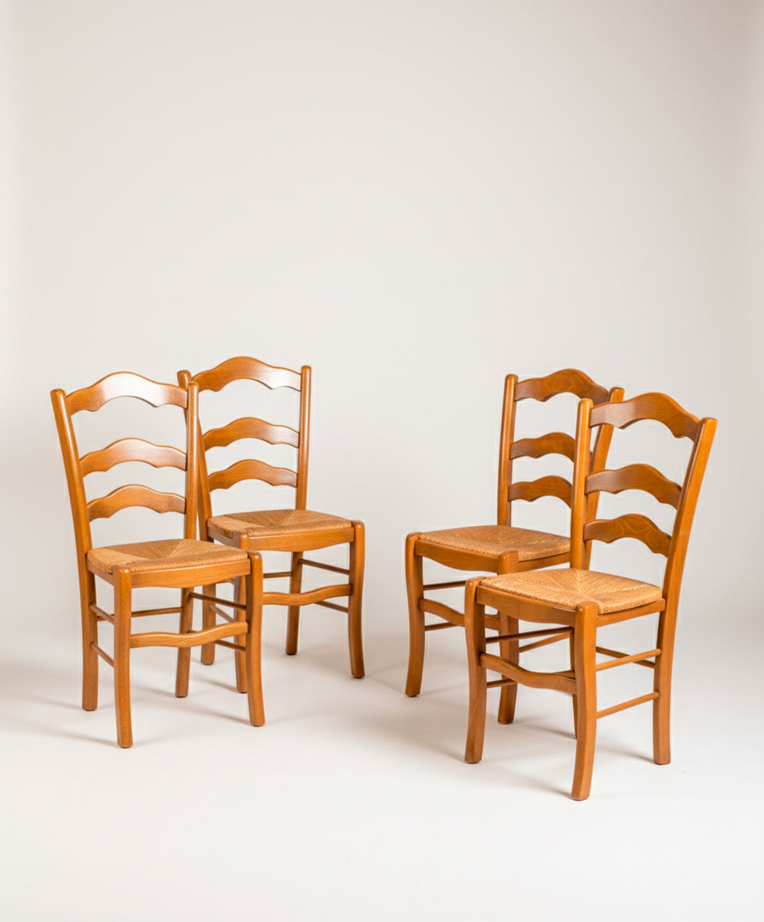 Conjunto de sillas provenzales
