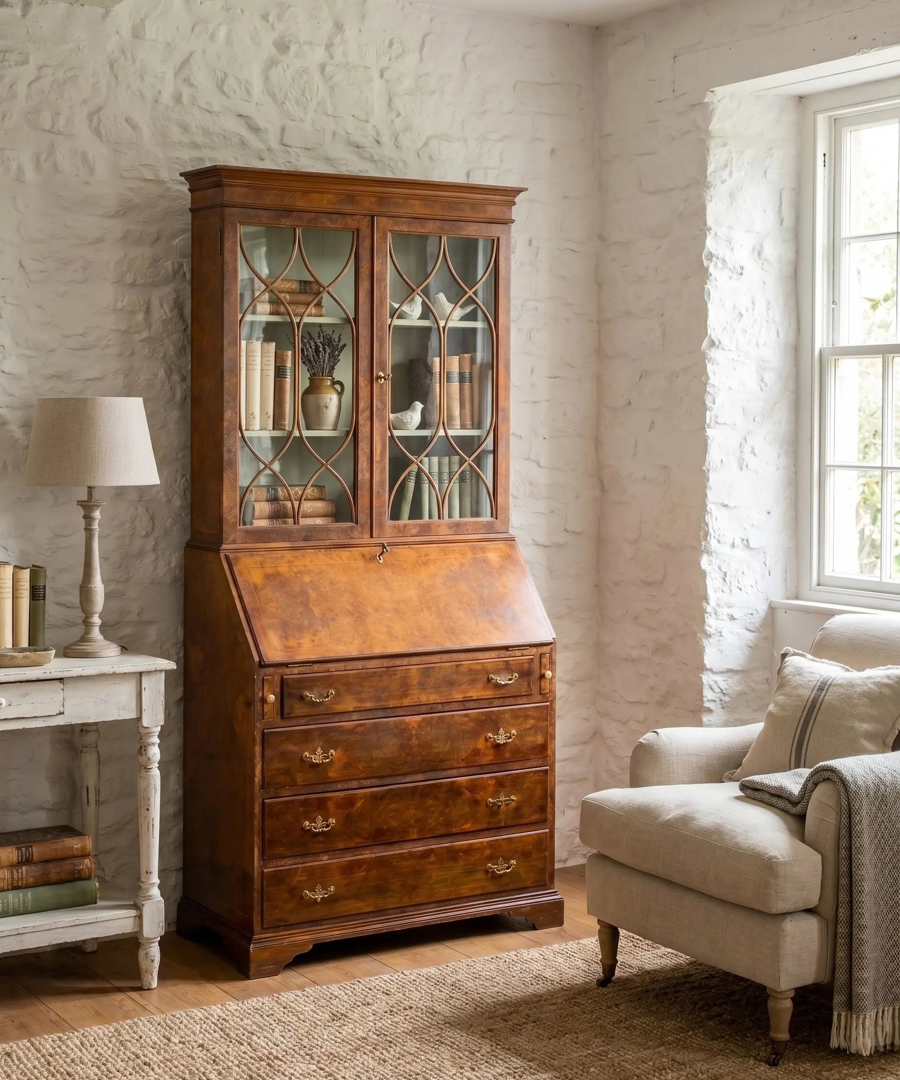 Mueble vitrina con escritorio secretaire de estilo Inglés en madera de caoba