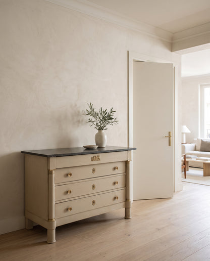 Cómoda Antigua Imperio Pintada en Beige con Tapa de Mármol | Francia, Siglo XIX