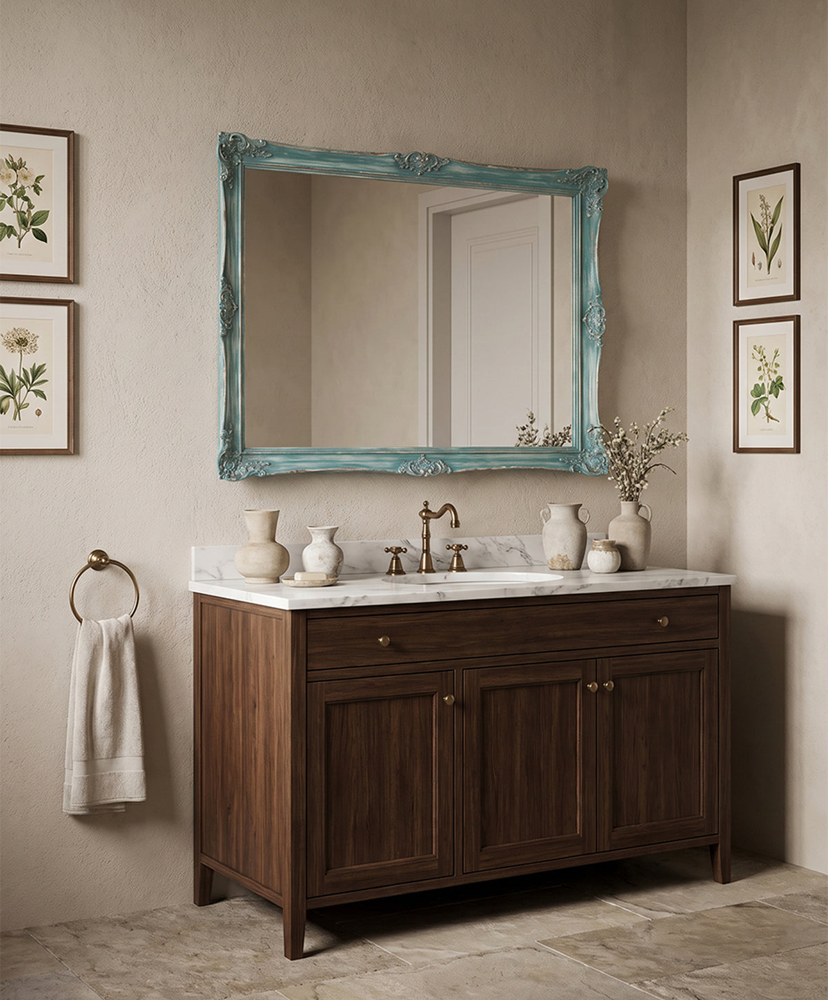 Espejo decapé azul en baño sobre lavabo de mármol — Antique Arte y Decoración
