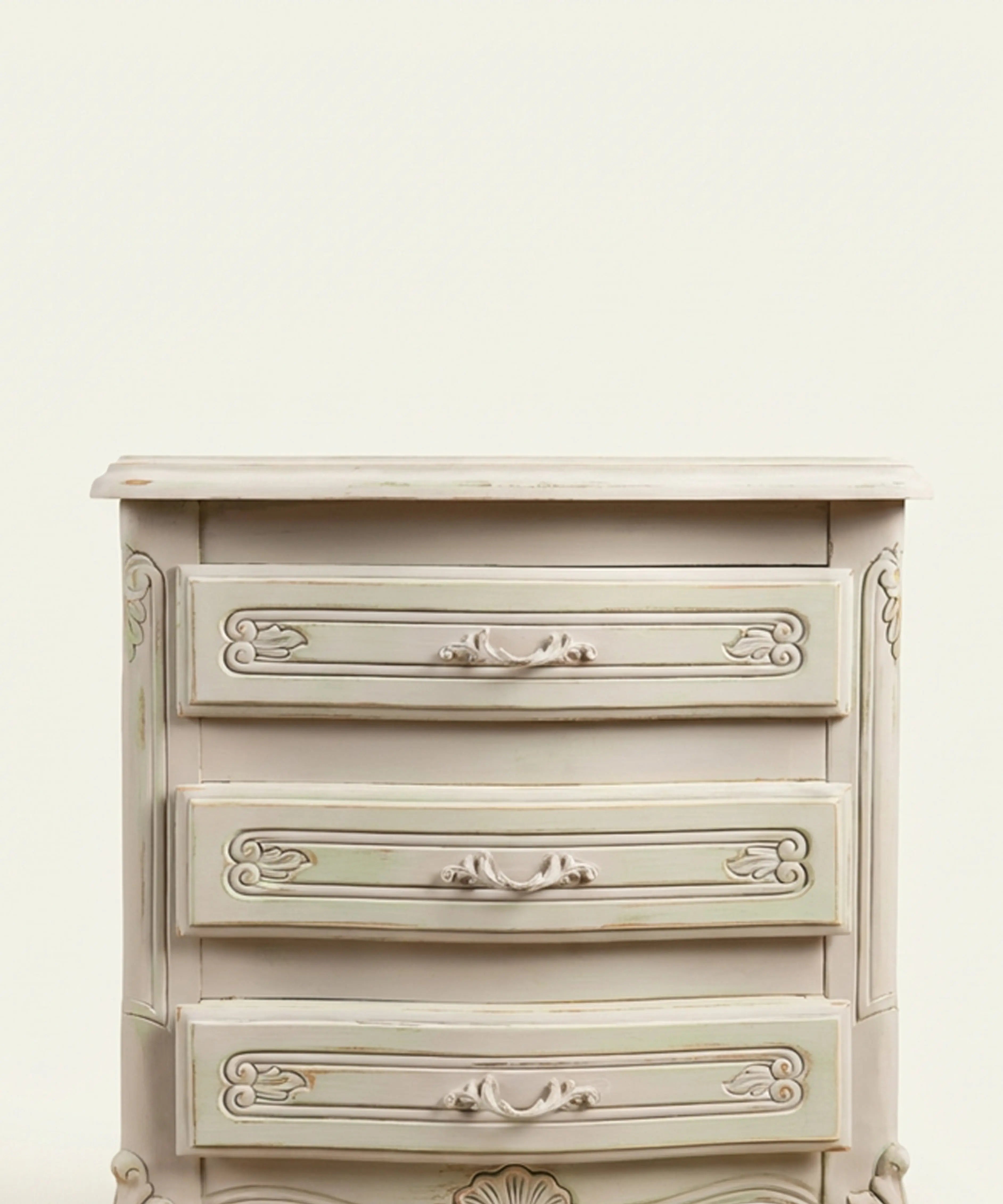 Pareja de mesitas de noche de estilo provenzal en gris envejecido