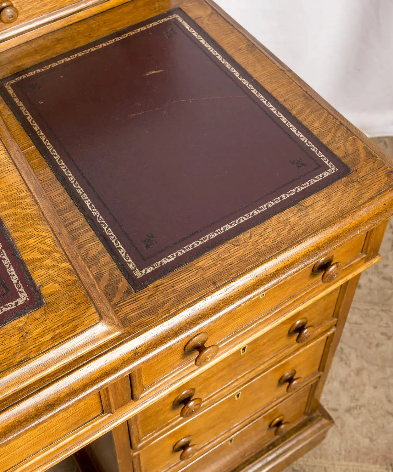 Escritorio Victoriano Dickens en roble macizo con secreter Antique arte y decoracion