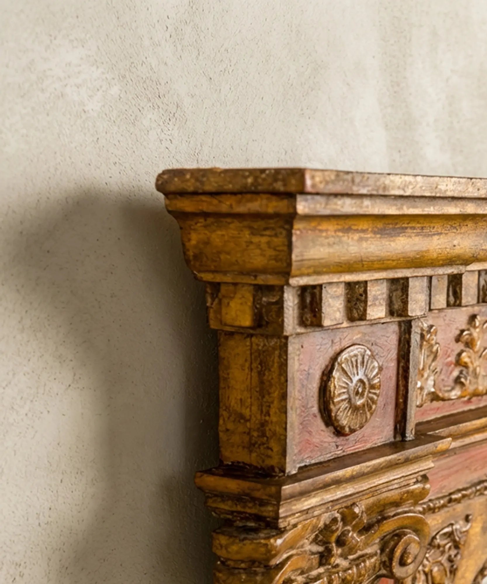 Espejo capilla en madera tallada