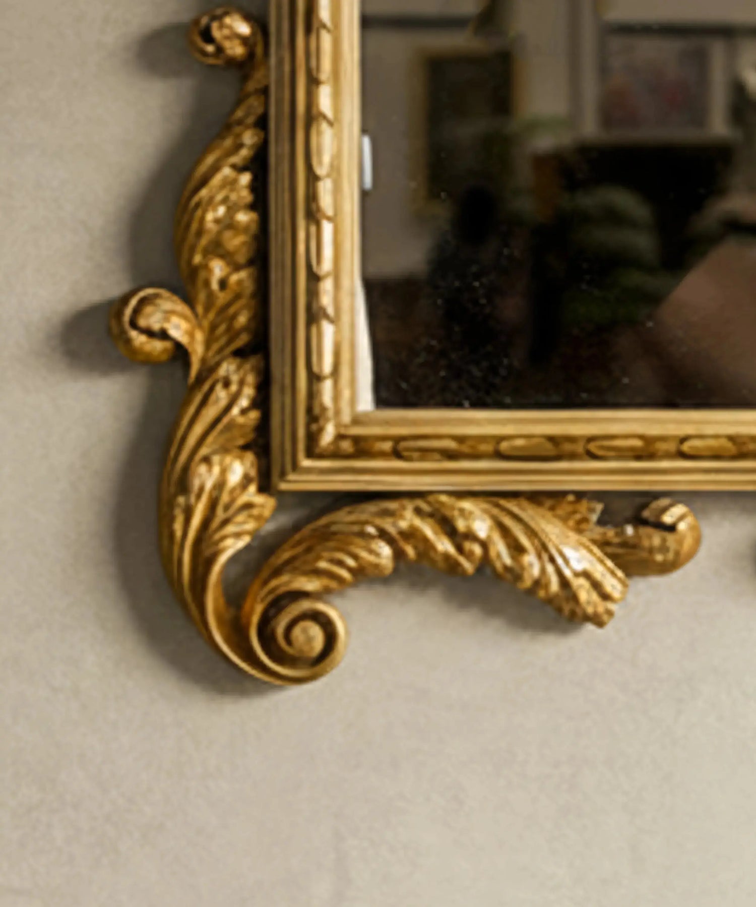 Espejo de pared dorado con copete de cisnes (117 x 80 cm) Antique arte y decoracion