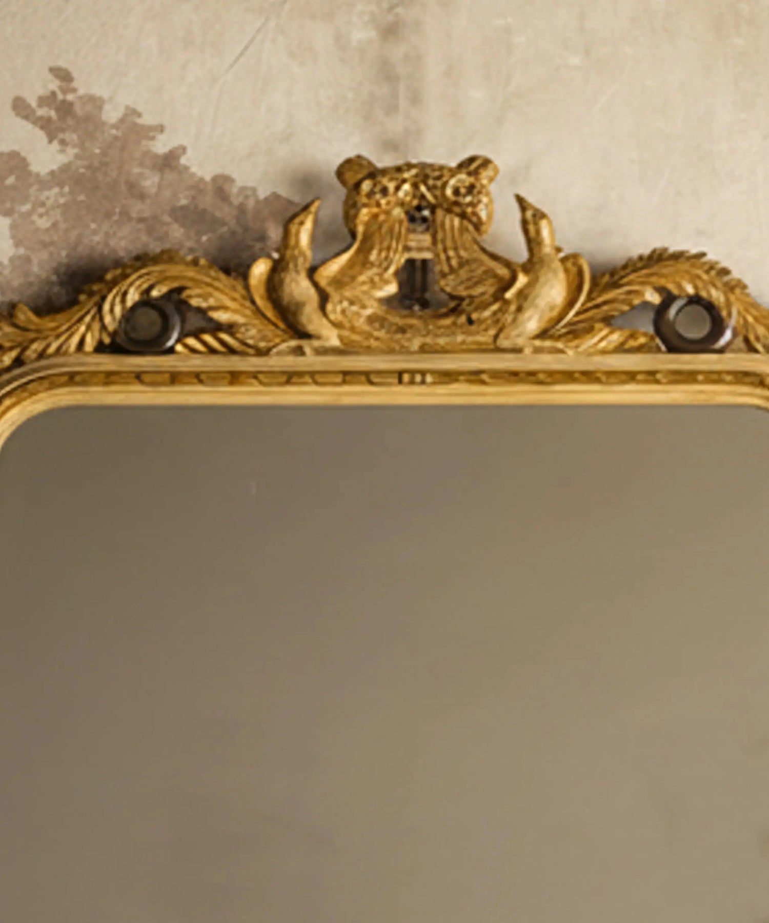 Espejo de pared dorado con copete de cisnes (117 x 80 cm) Antique arte y decoracion