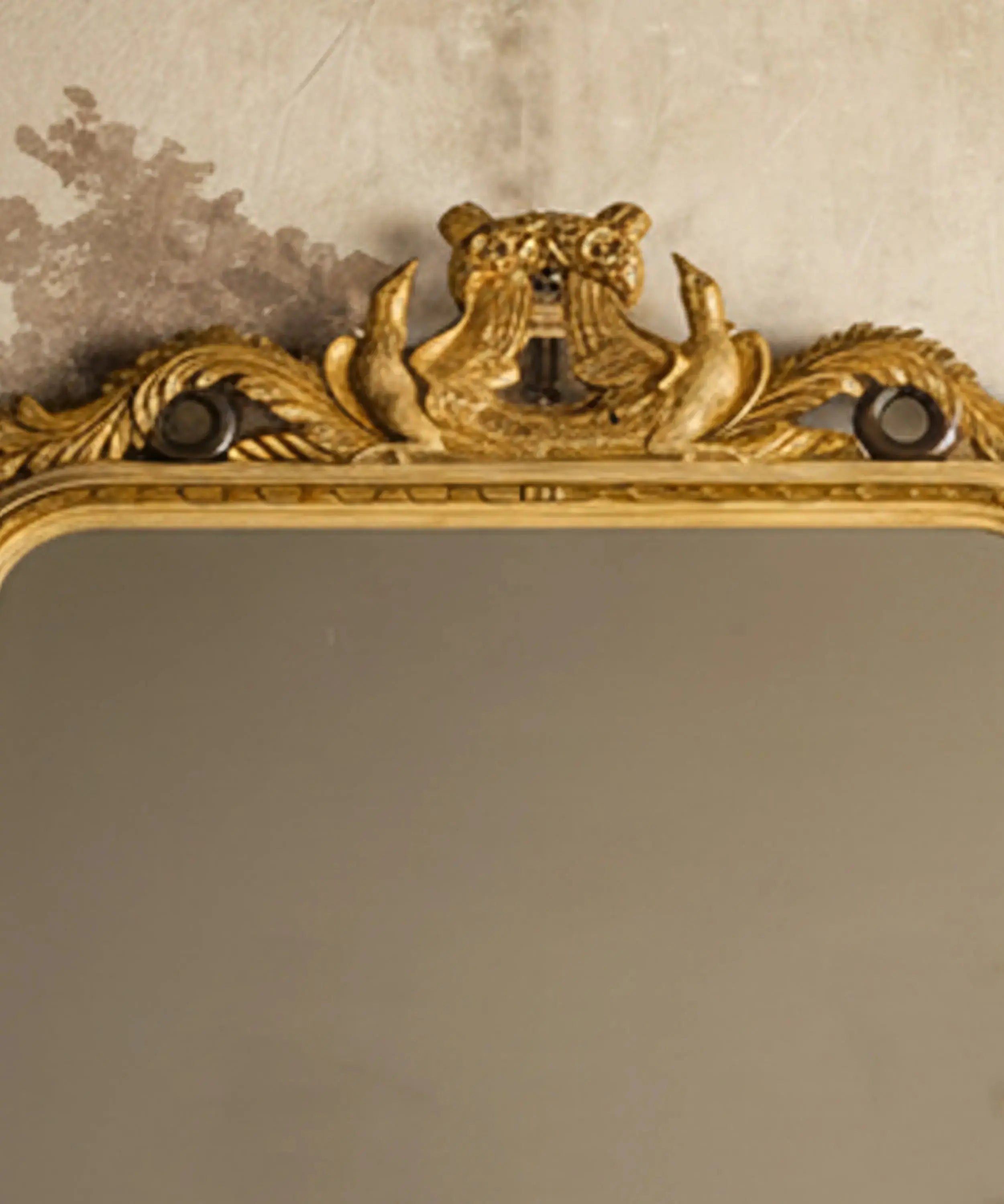 Espejo de pared dorado con copete de cisnes (117 x 80 cm) Antique arte y decoracion