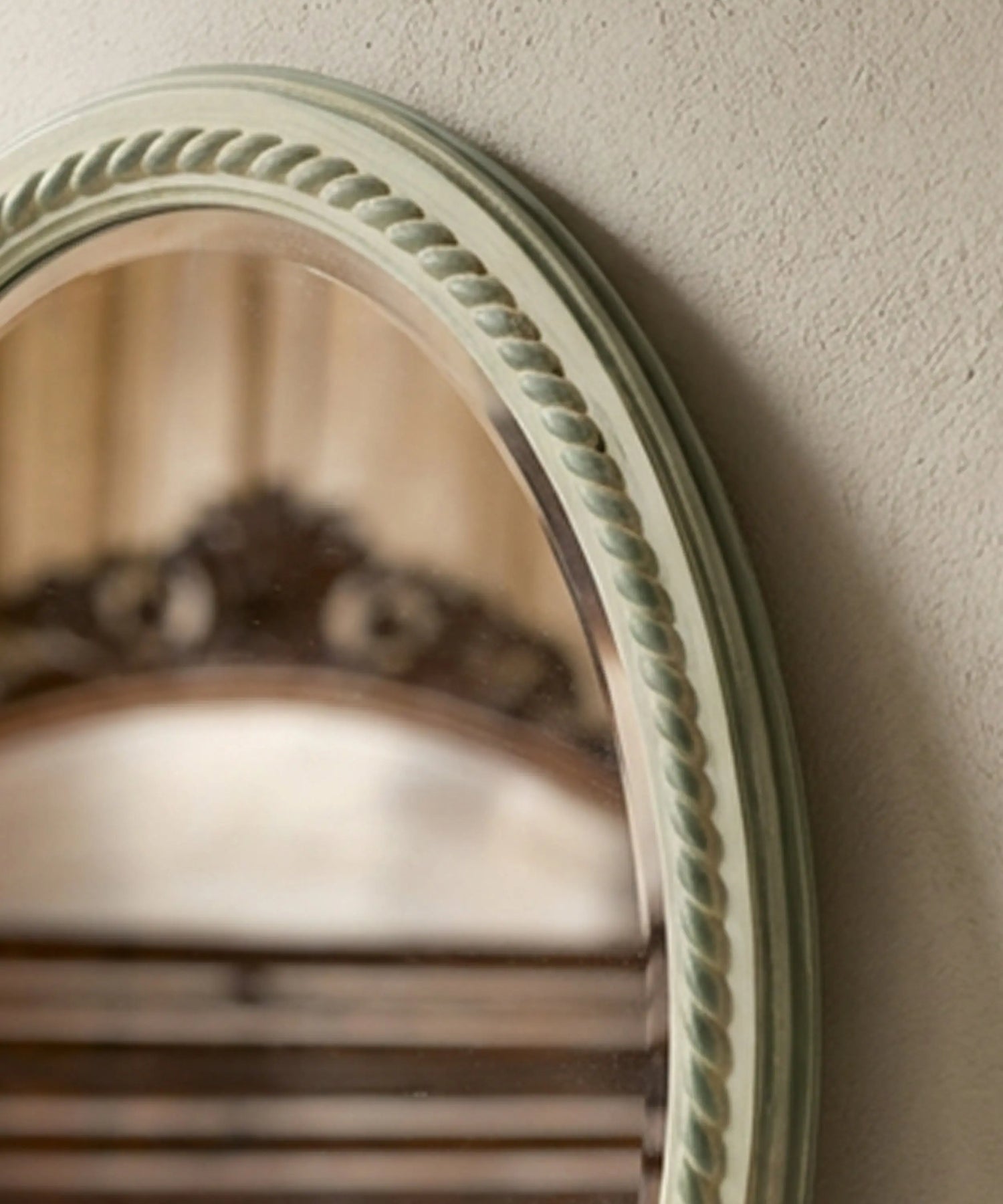 Espejo ovalado vintage en verde agua con marco sogueado (100 x 80 cm)