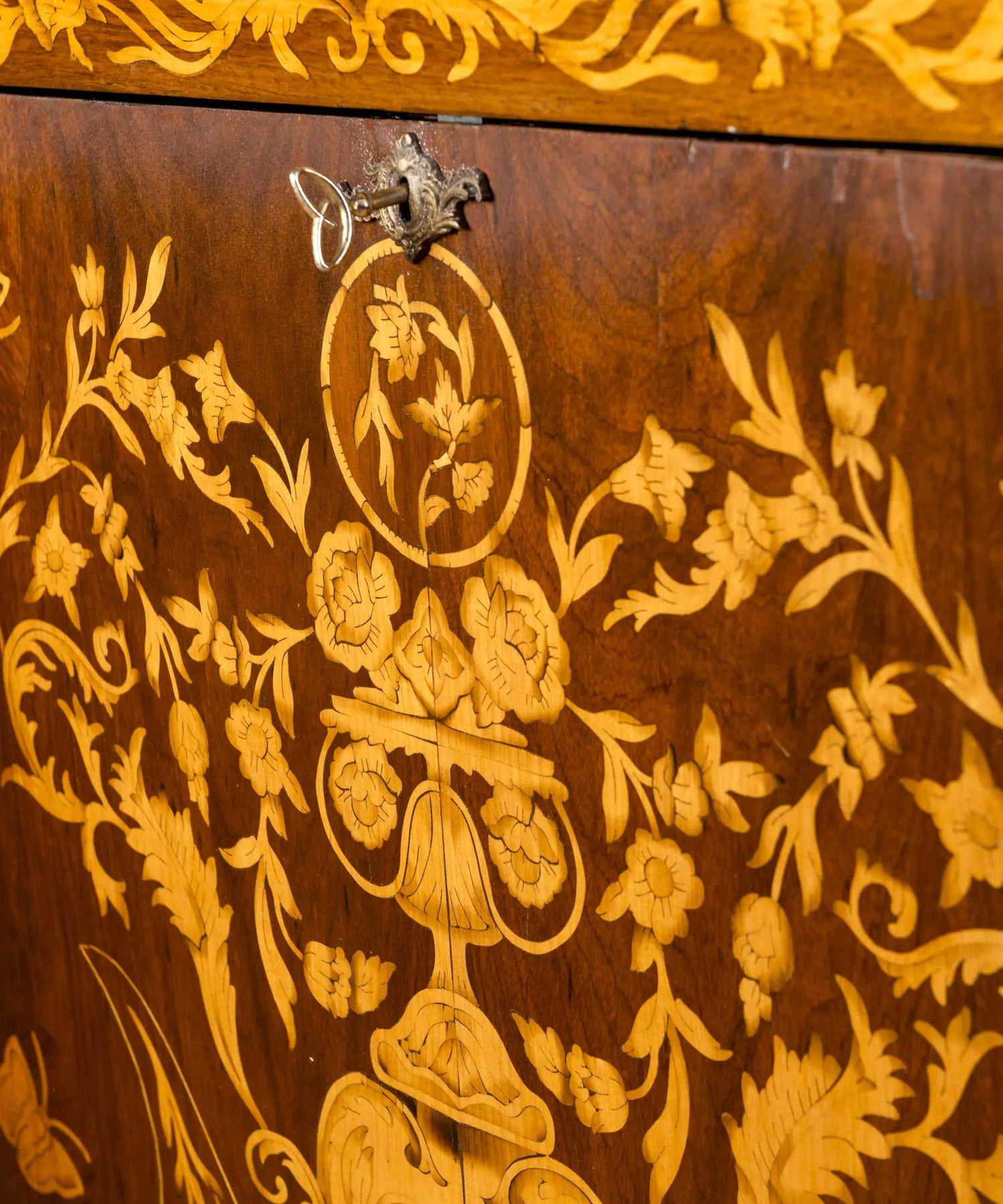 detalle marqueteria floral