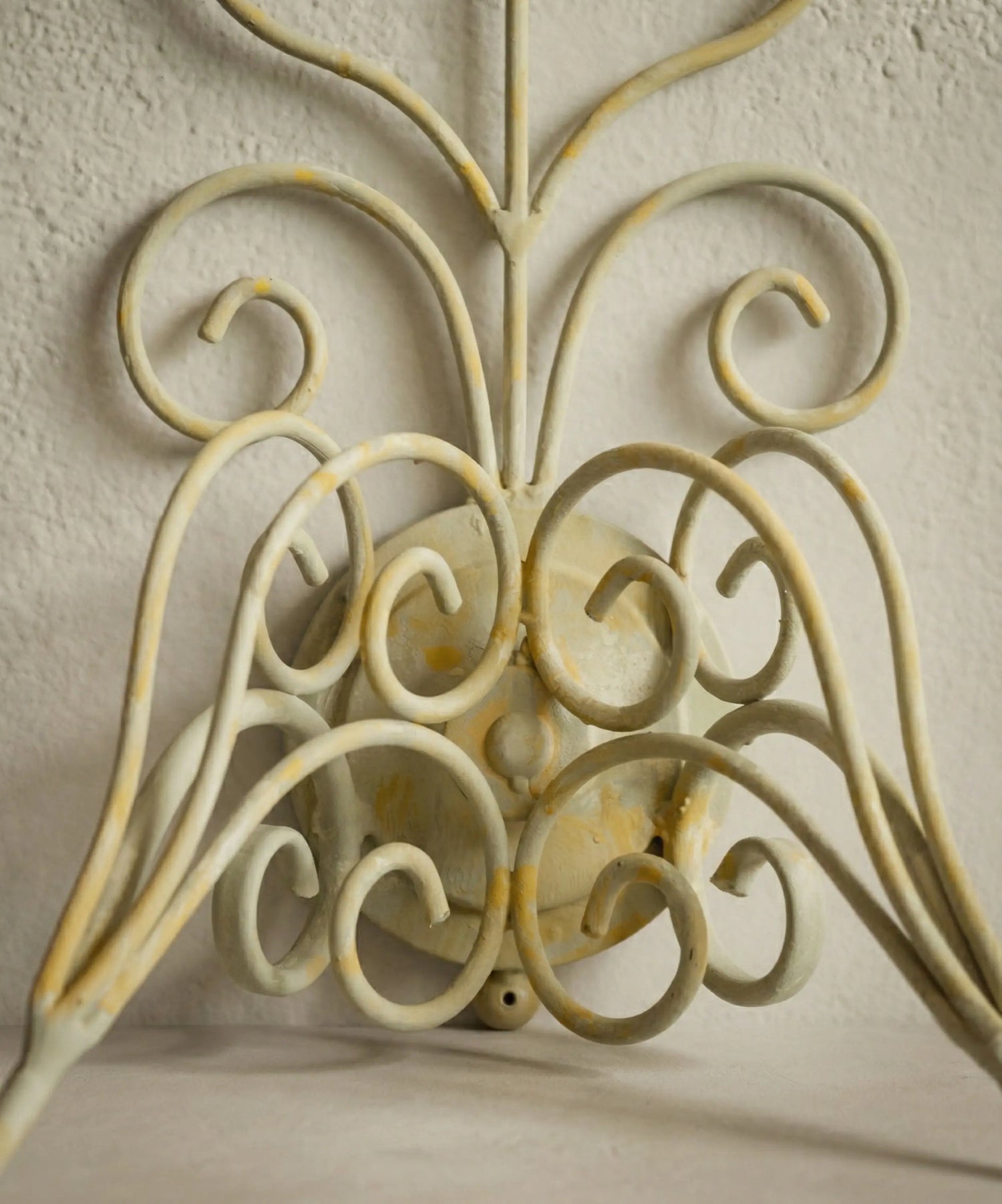 Pareja de apliques de pared vintage en forja verde decapé