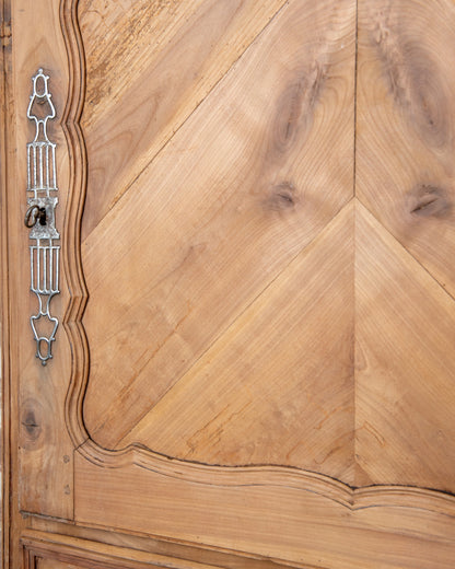 Detalle panel en espiga y bocallave de acero calado Luis XVI con llave — Antique Arte y Decoración