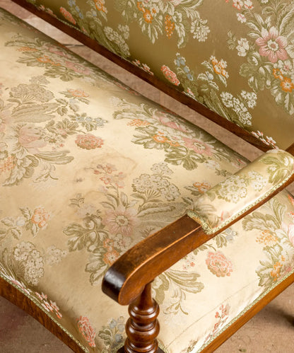 Sofá Canapé Isabelino en Nogal y Damasco Verde