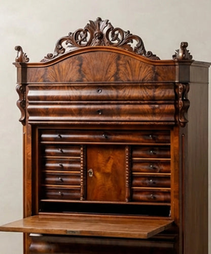 Secreter Abatant antiguo en Pluma de Nogal