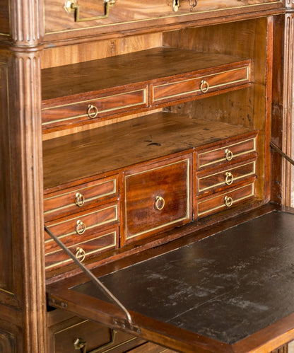 Secreter antiguo de nogal con tapa abatible estilo Luis XVI (Siglo XIX) Antique arte y decoracion