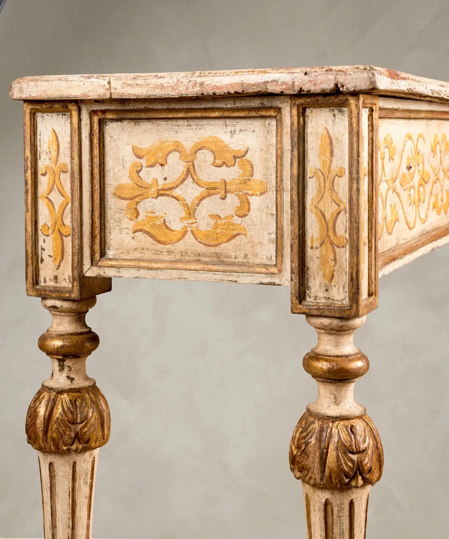 Consola antigua policromada de estilo Luis XVI Antique arte y decoracion