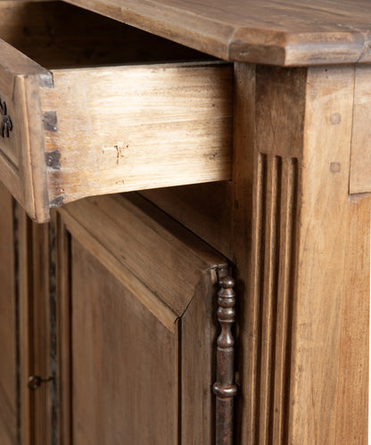 Gran aparador antiguo provincial francés en madera lavada con herrajes de forja (S. XIX)