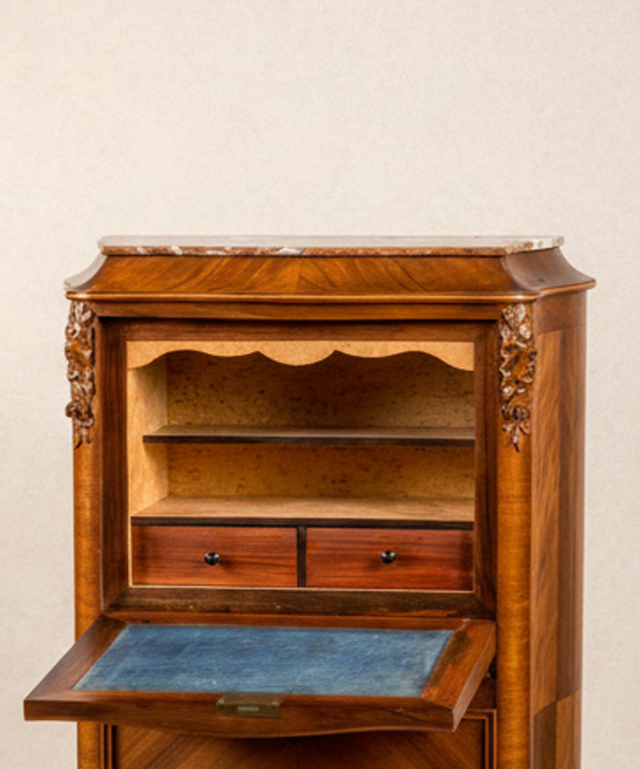 Secrétaire-Semainier estilo Luis XV en marquetería de nogal y tapa de mármol