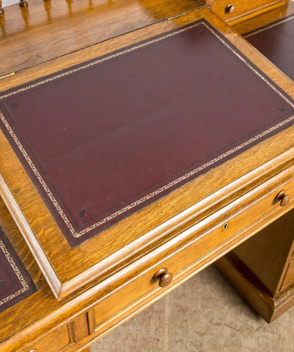 Escritorio Victoriano Dickens en roble macizo con secreter Antique arte y decoracion