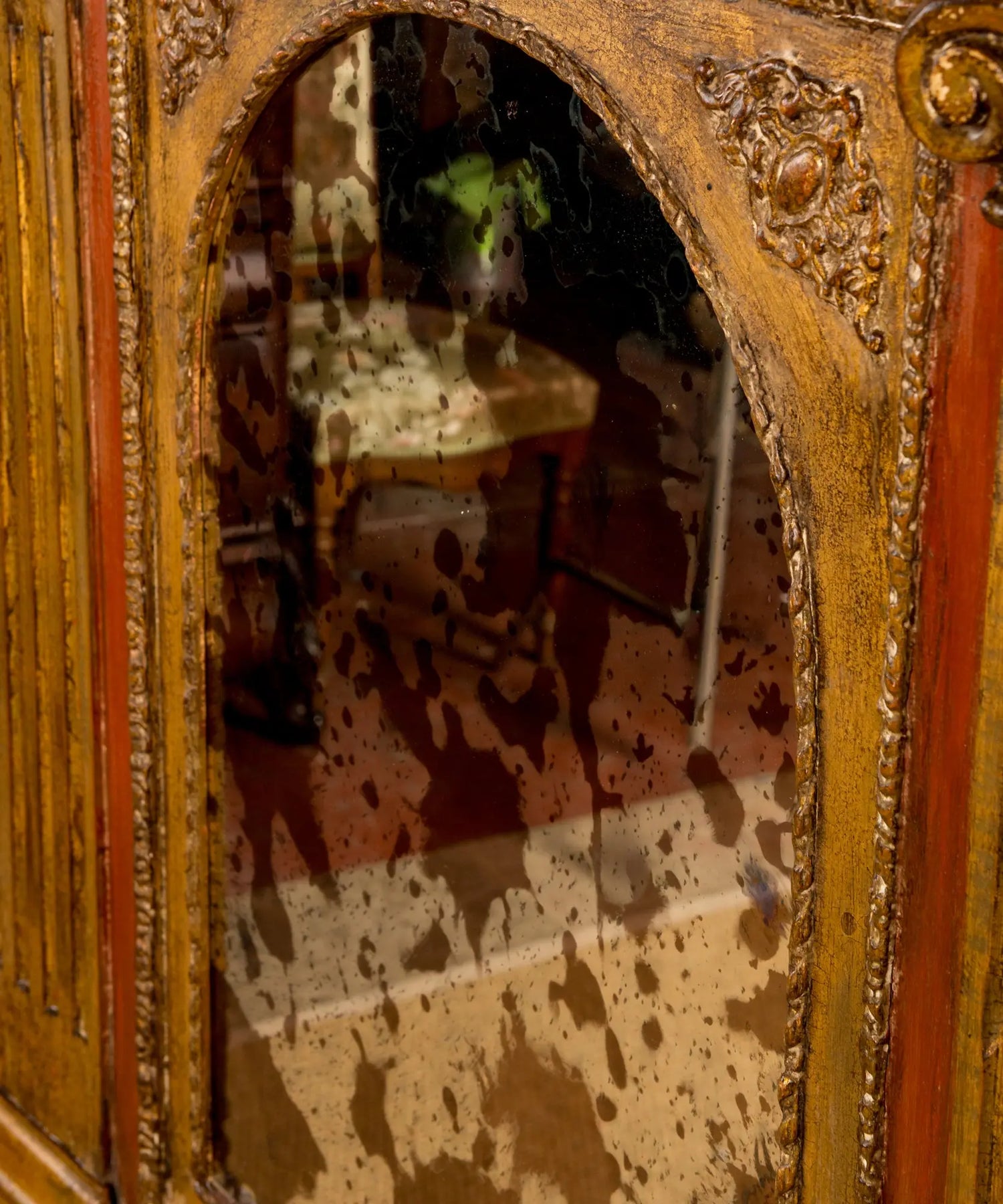 Espejo capilla en madera tallada