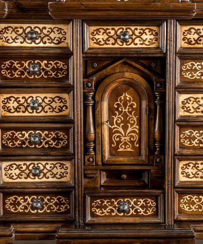 Bargueño papelera en Madera de Nogal y Taracea (Estilo Renacentista Español) Antique arte y decoracion