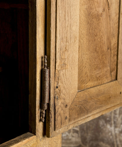 Armario antiguo rústico de roble lavado estilo provenzal (S. XVIII)