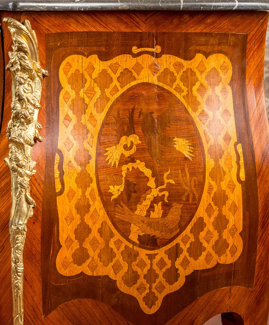 Detalle medallón de pájaros en marquetería sobre celosía de rombos siglo XIX — Antique Arte y Decoración