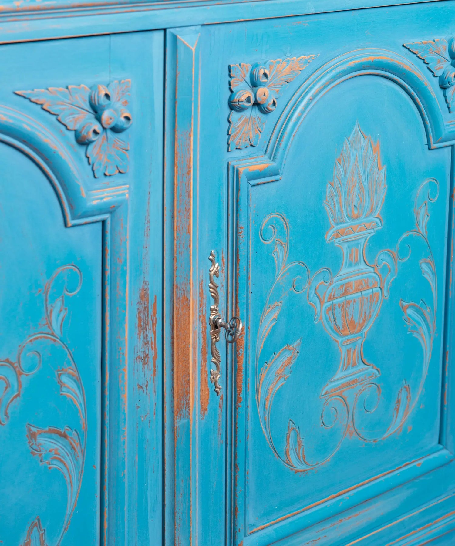 Aparador Antiguo con Espejo y Mármol en Azul Decapé | Estilo Enrique II