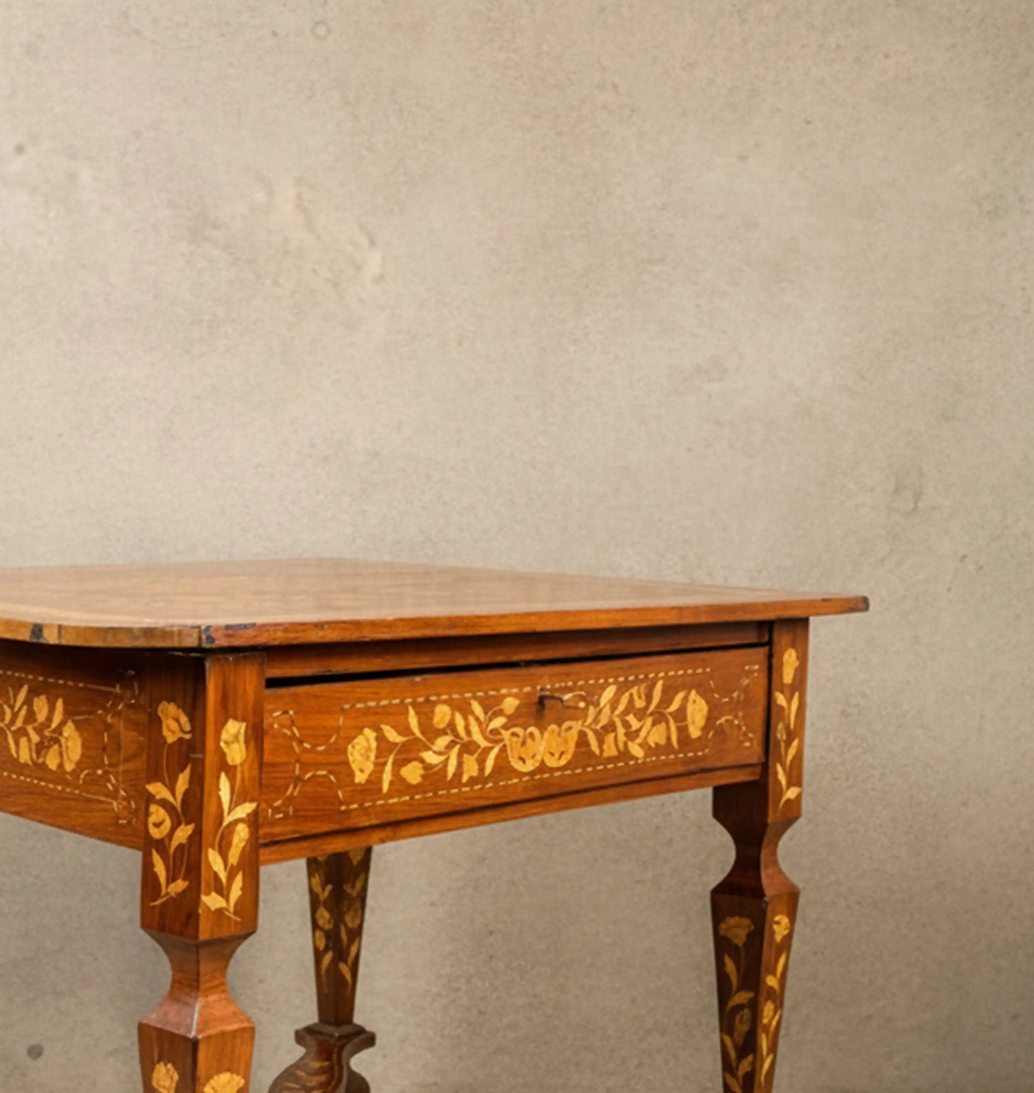 Mesa antigua de época con marquetería floral holandesa (Siglo XIX) Antique arte y decoracion