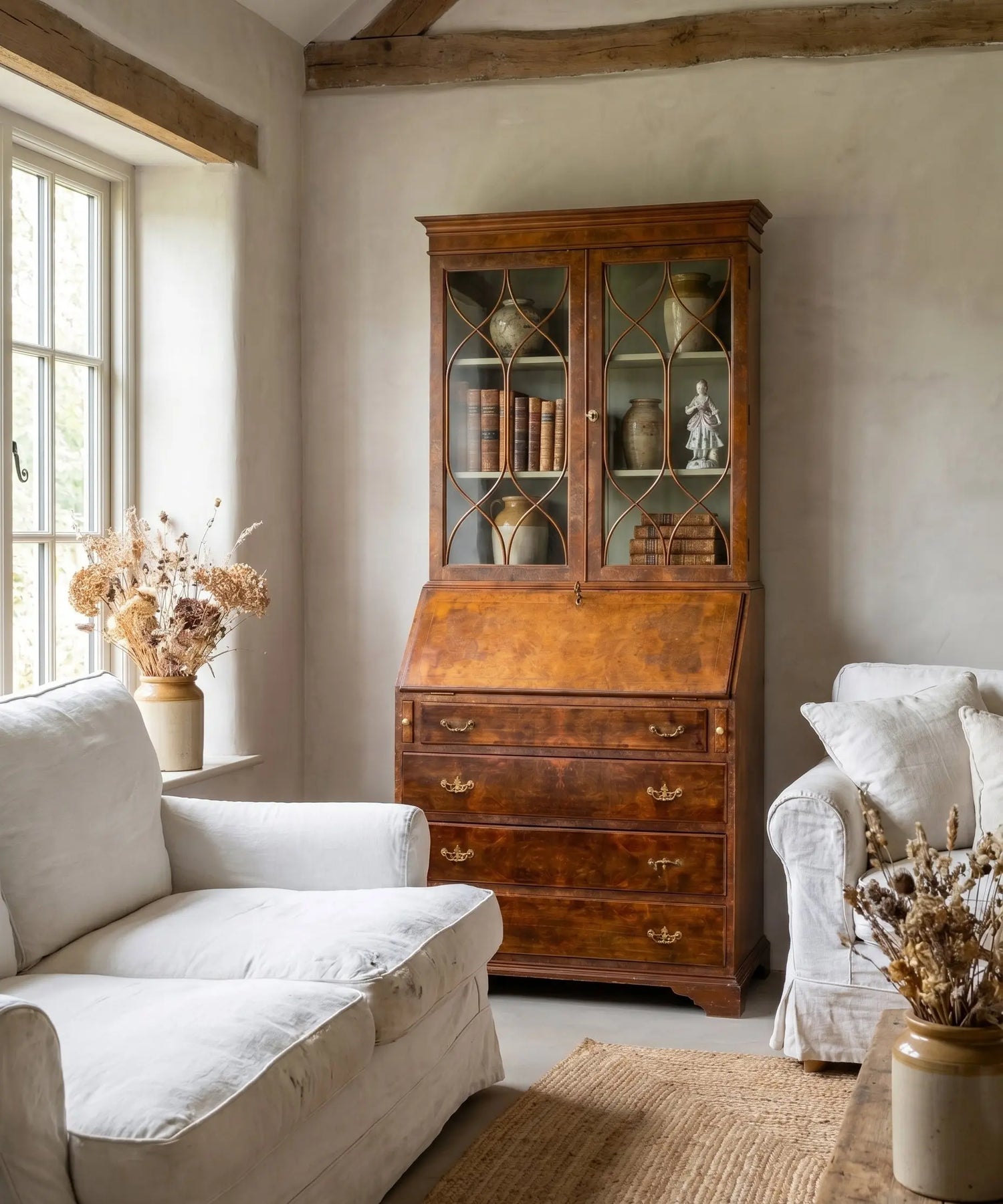 Mueble vitrina con escritorio secretaire de estilo Inglés en madera de caoba