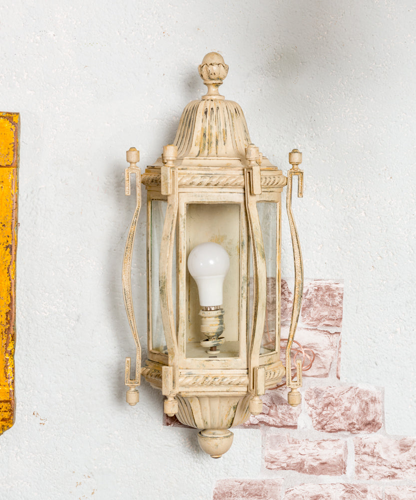 Pair of Lefou lanterns