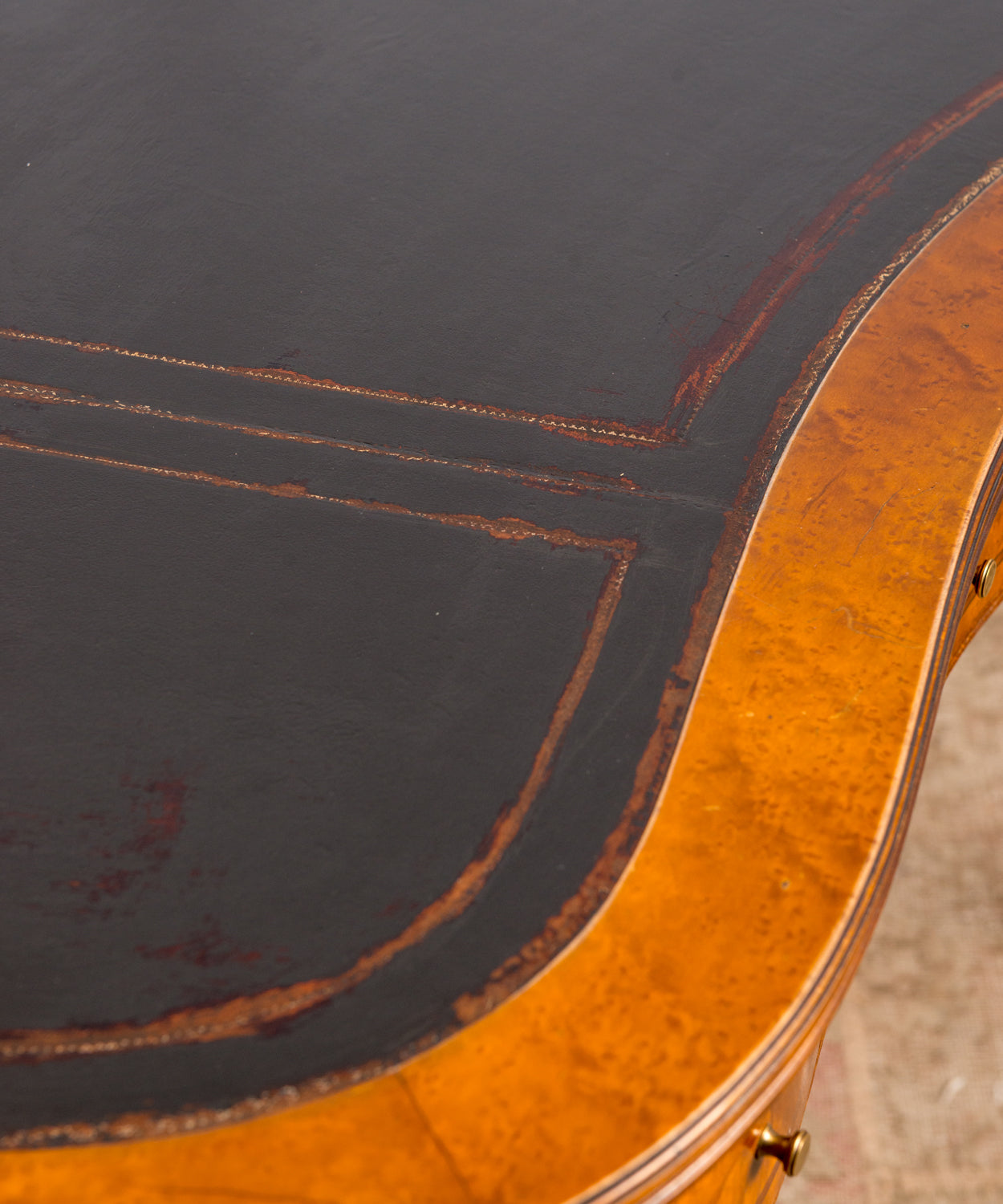 Escritorio de riñón de estilo Luis XV