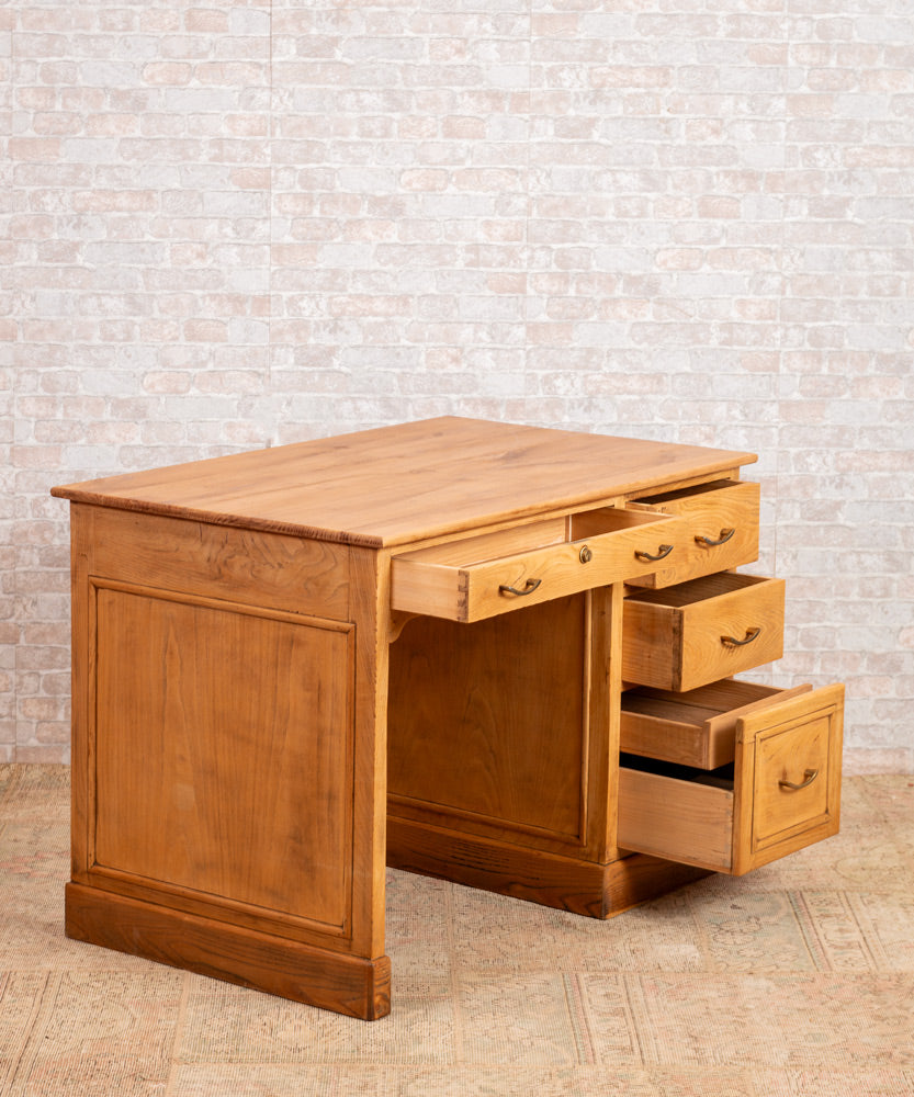 Antique oak desk El Pizarral