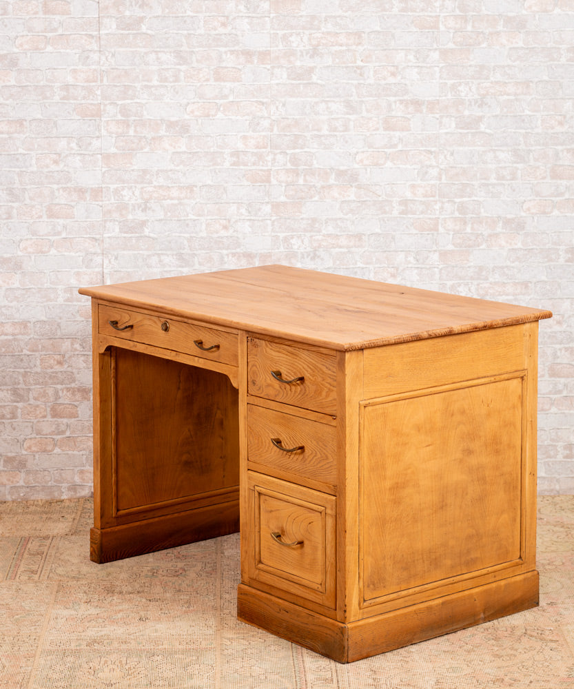 Antique oak desk El Pizarral