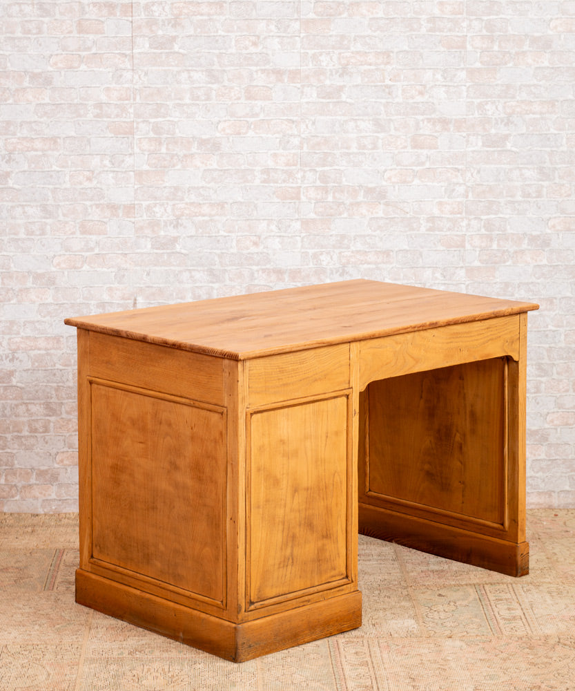 Antique oak desk El Pizarral