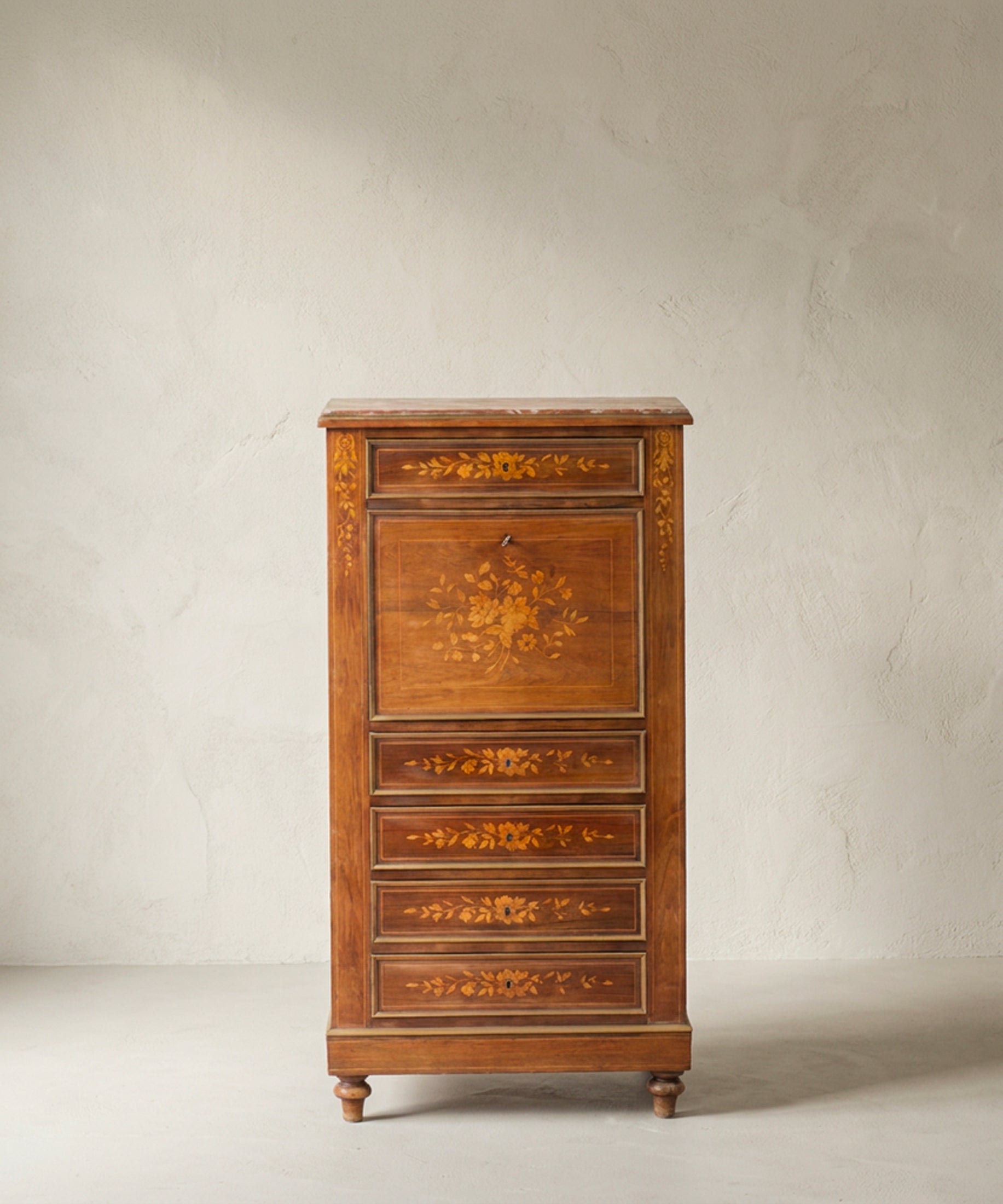 Secreter antiguo francés Napoleón III con marquetería floral vista frontal — Antique Arte y Decoración
