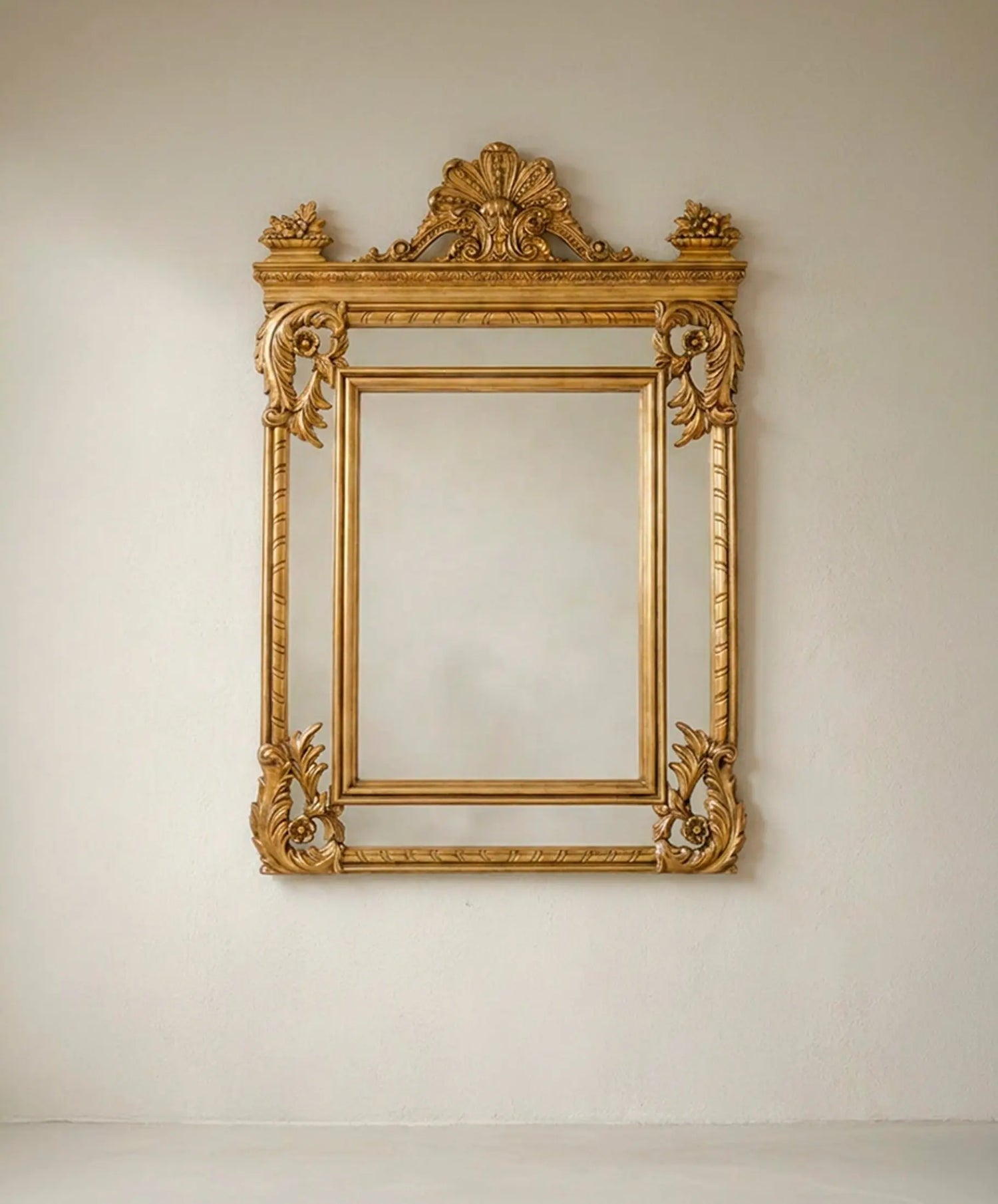 Espejo de gran formato madera tallada y pan de oro vista frontal — Antique Arte y Decoración
