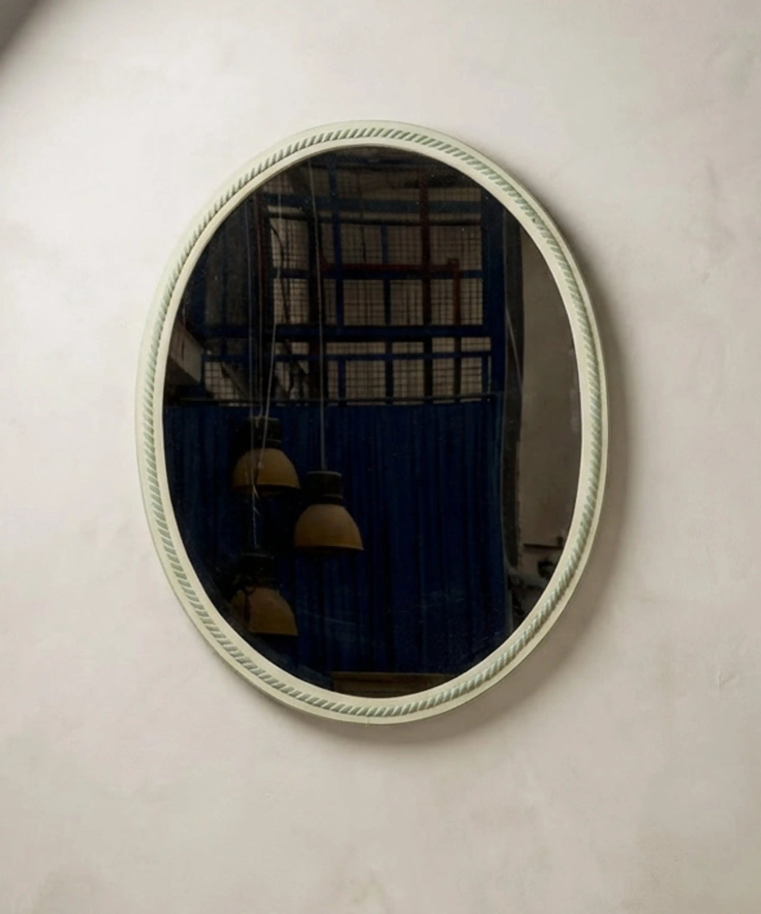 Espejo ovalado vintage en verde agua con marco sogueado (100 x 80 cm)