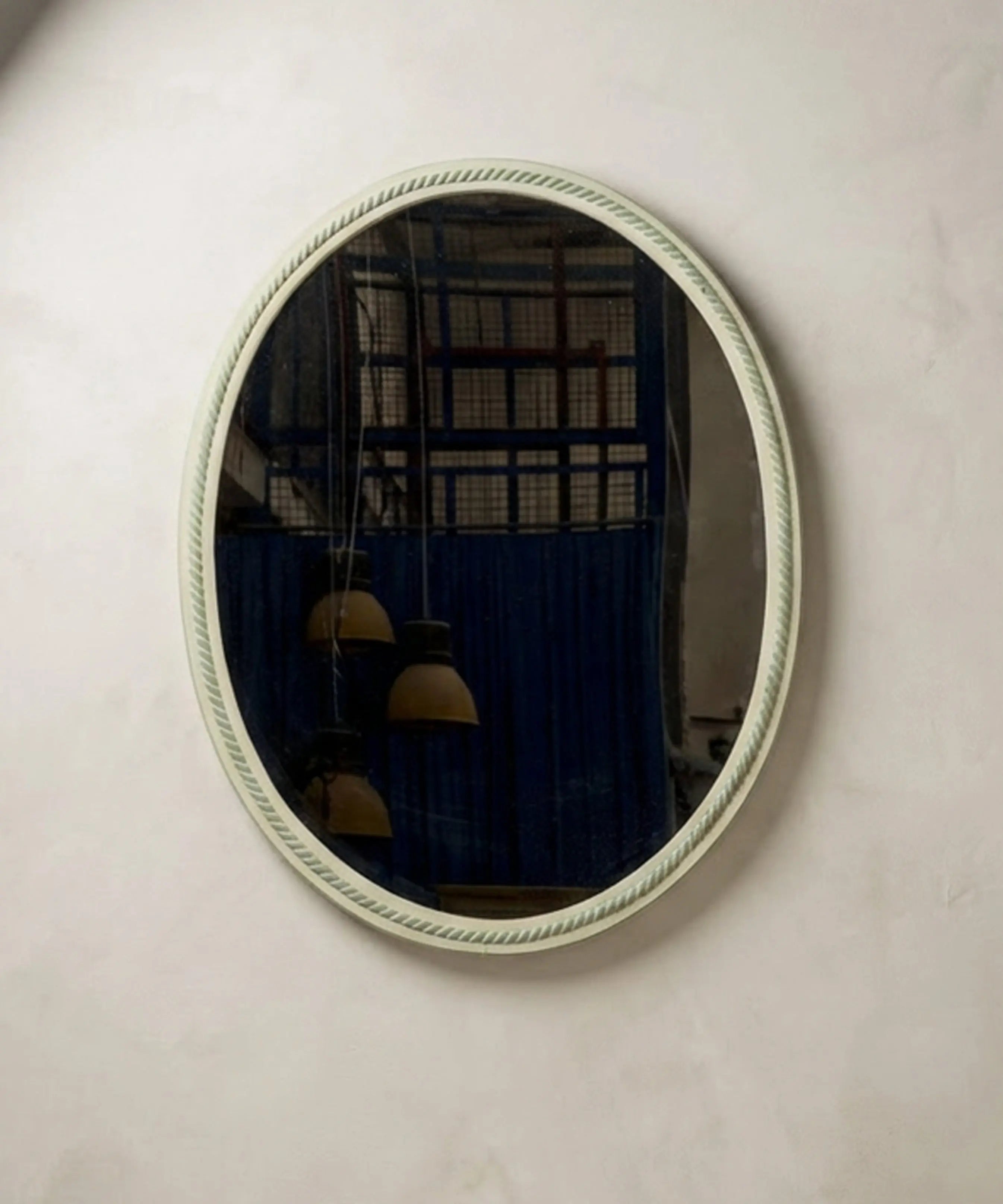 Espejo ovalado vintage en verde agua con marco sogueado (100 x 80 cm)