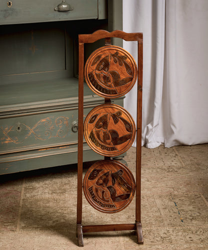 Folding wooden shelf