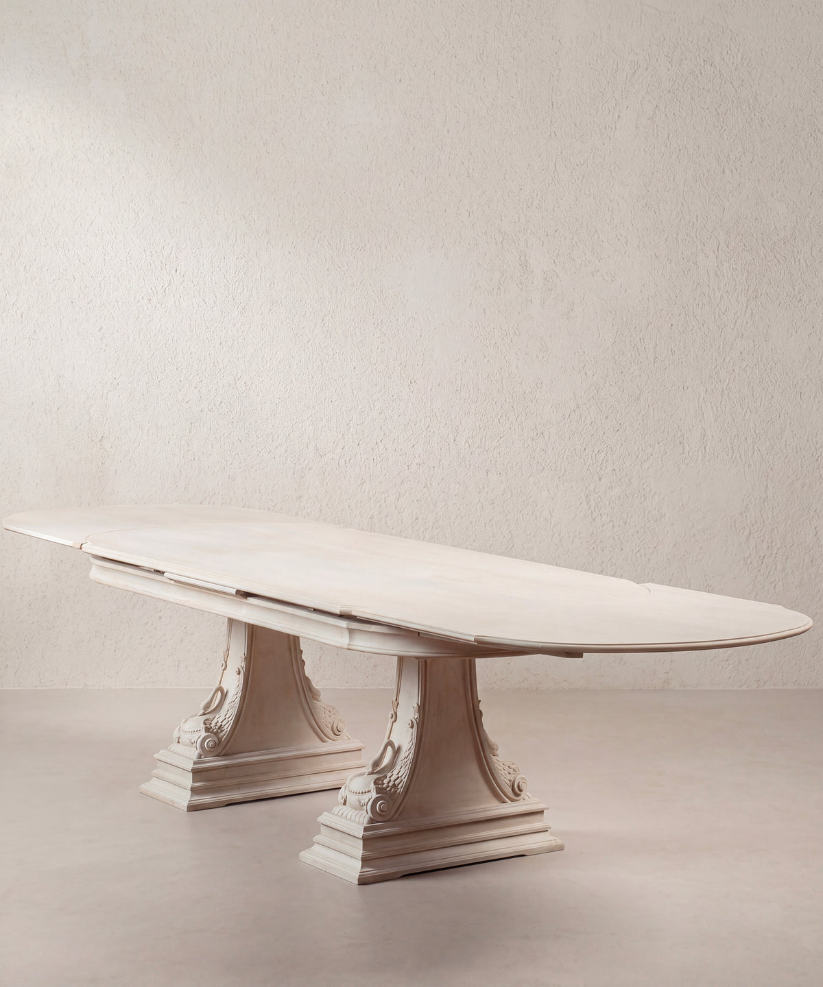 Mesa de Comedor Extensible con Cisnes Tallados | Estilo Imperio en Haya Maciza