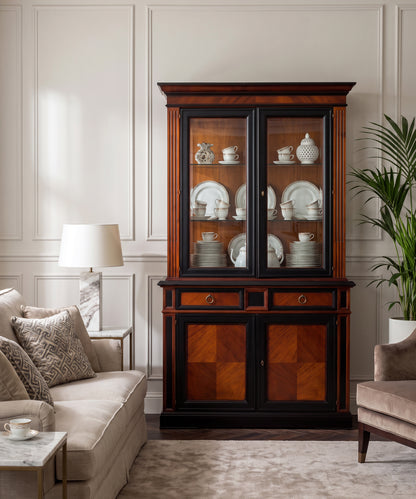 Vitrina vintage de caoba y negro en comedor, línea neoclásica — Antique Arte y Decoración