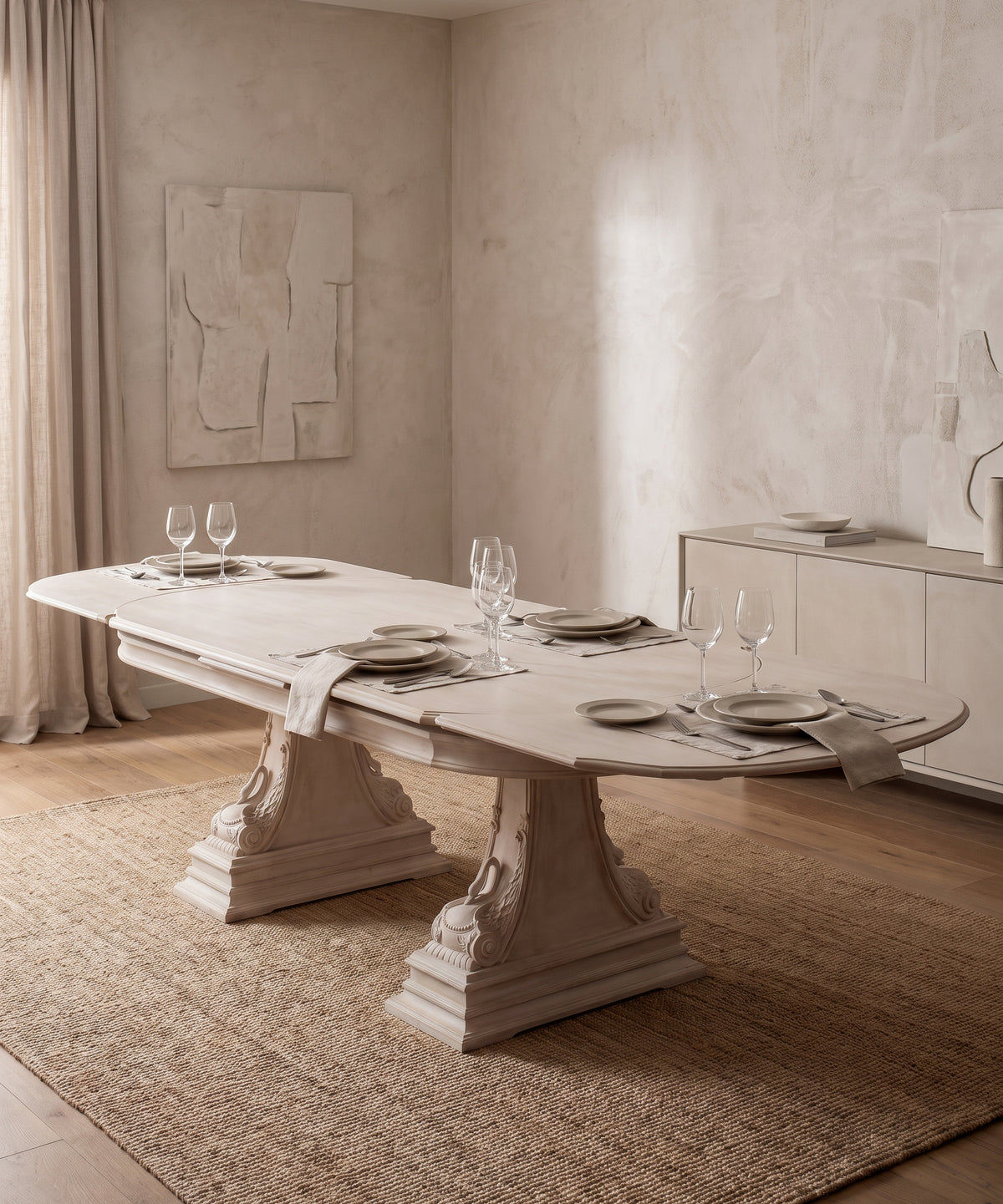 Mesa de Comedor Extensible con Cisnes Tallados | Estilo Imperio en Haya Maciza
