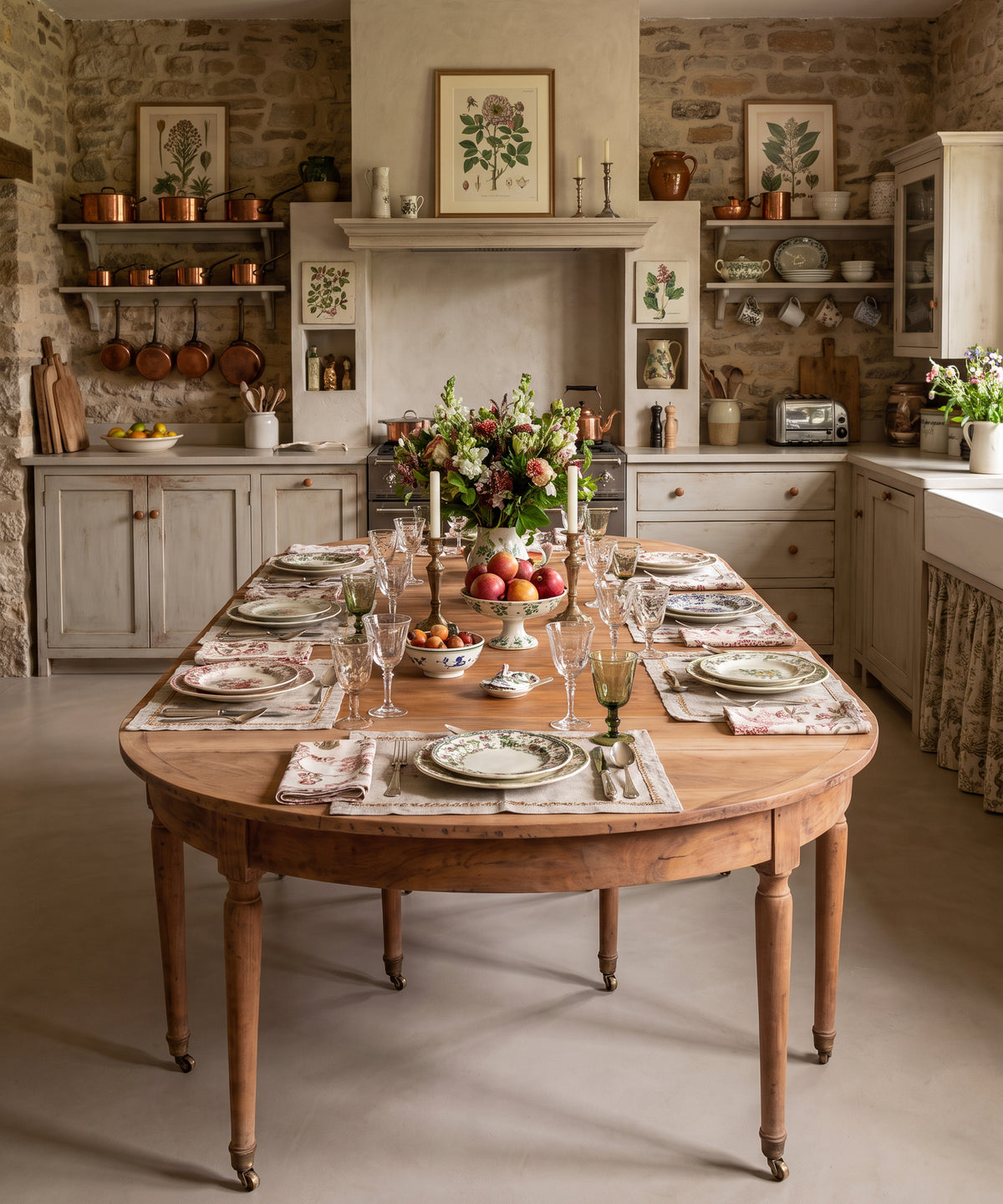 Mesa extensible francesa siglo XIX en comedor con luz natural ambiente — Antique Arte y Decoración