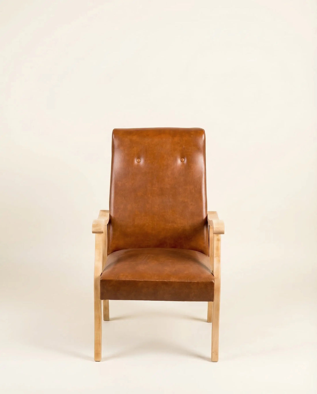 Pareja de sillones vintage estilo Mid-Century en madera clara y símil piel Coñac