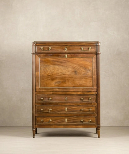 Secreter antiguo de nogal del siglo XIX estilo Luis XVI con pilastras estriadas y cajones.