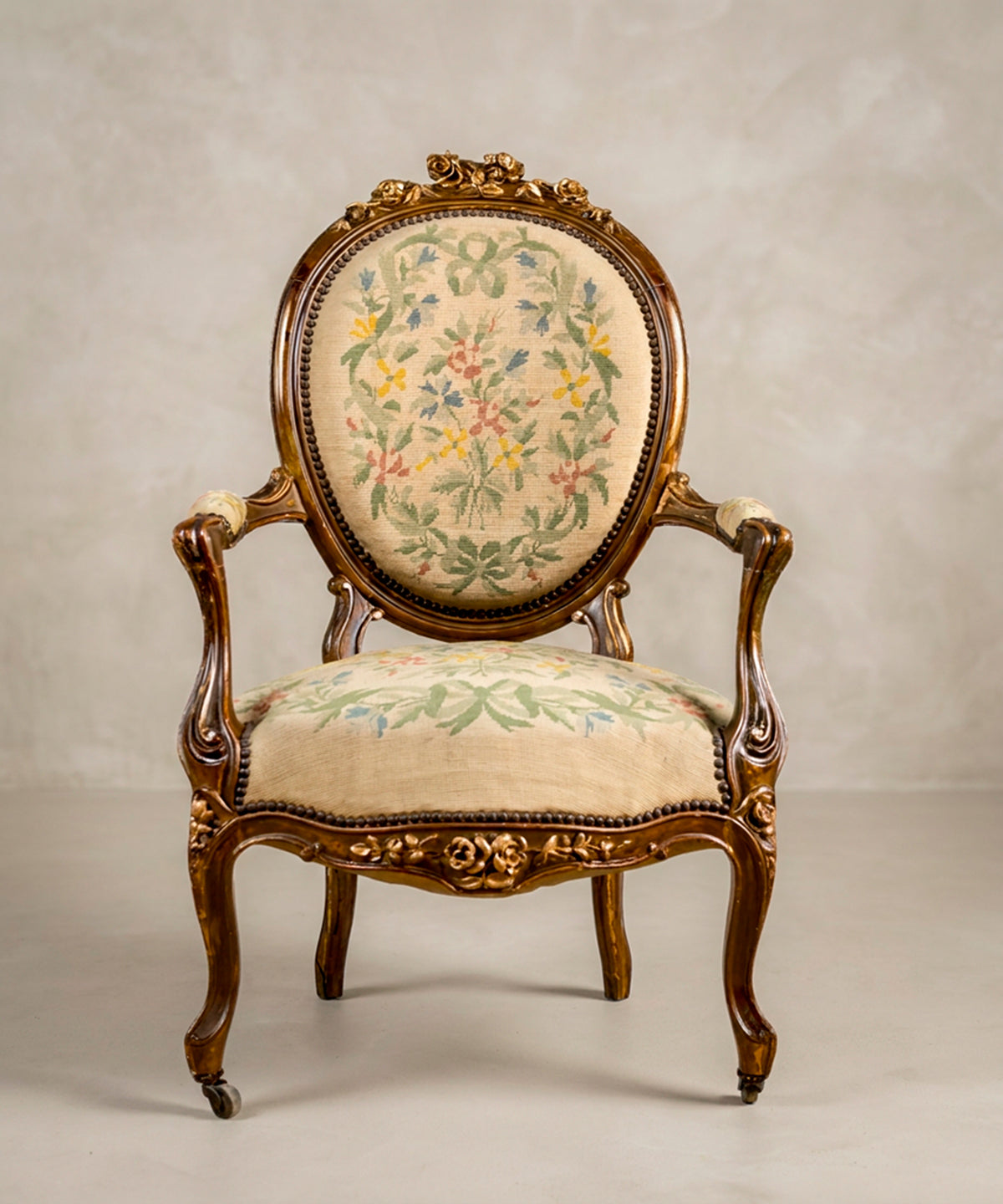 Pareja de Sillones Antiguos Tallados con Petit Point Original | Napoleón III