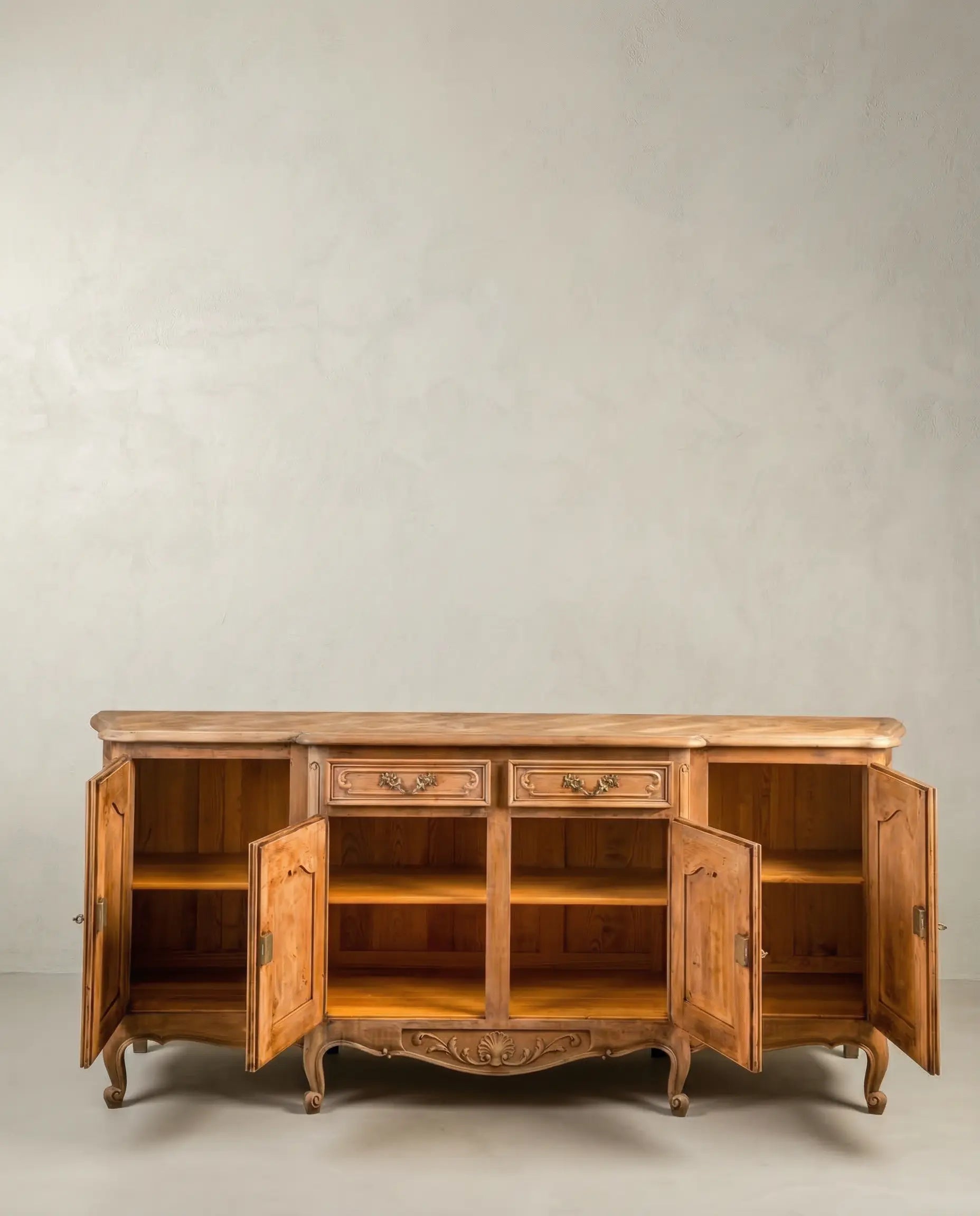 Aparador provenzal en madera lavada