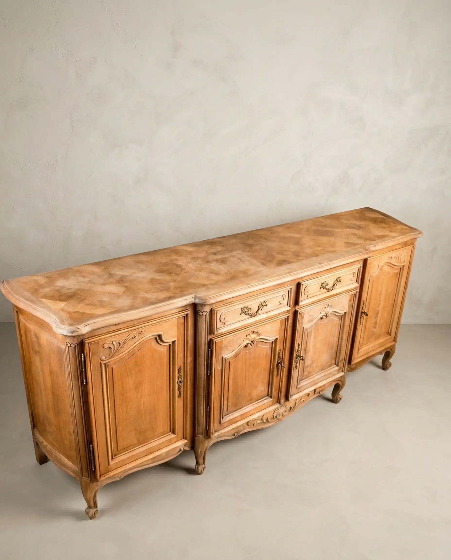 Aparador provenzal en madera lavada