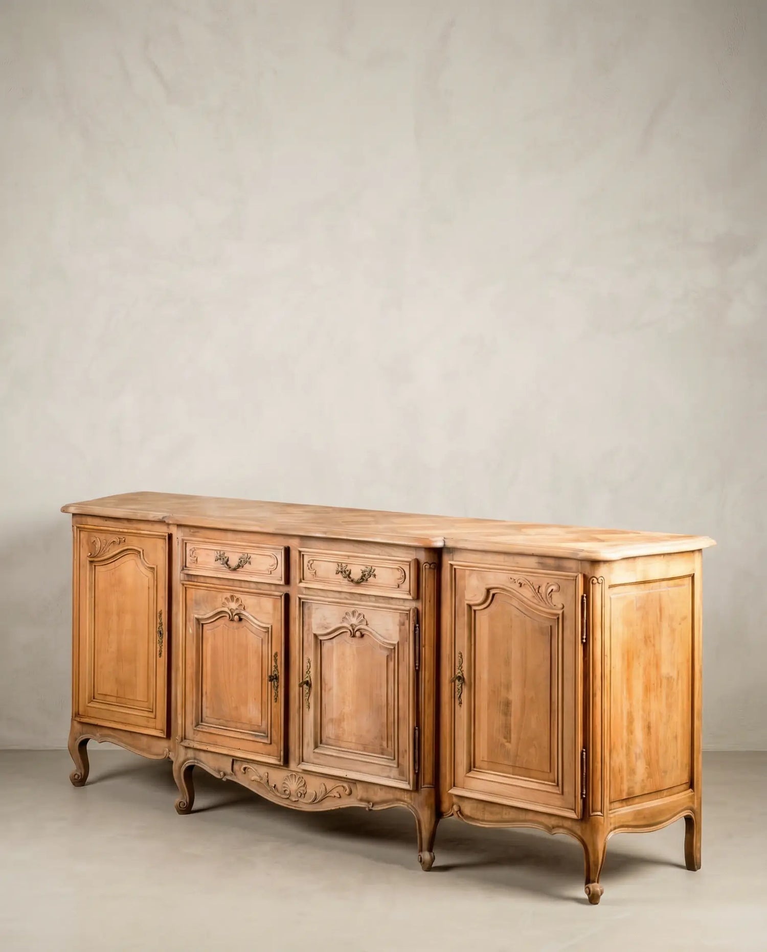 Aparador provenzal en madera lavada