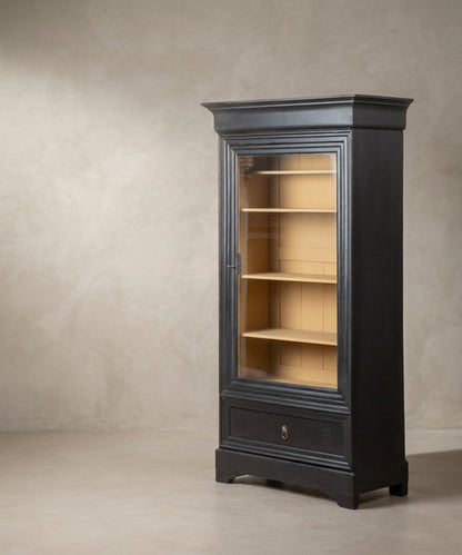 Vitrina Inglesa Antigua en Negro y Crema | Puerta de Cristal