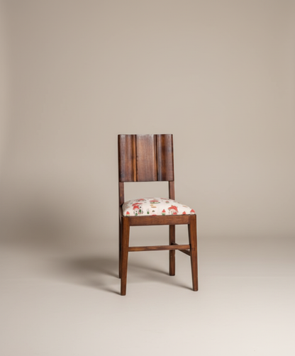 Set of 4 antique Snow White chairs